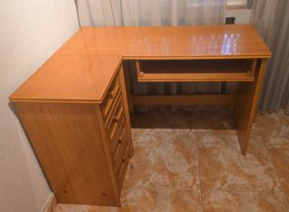 OPORTUNIDAD!: Escritorio esquinero de madera