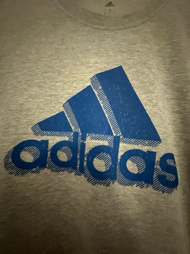 Camiseta Adidas Gris Logo Azul