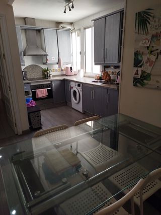 Habitación femenina en piso compartido