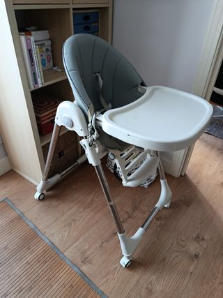 Trona Chicco gris. No hago envíos.