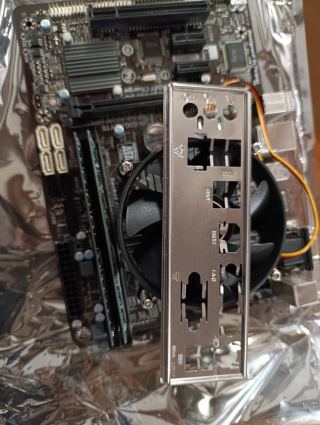 Scheda Madre GIGABYTE GA-B85M-HD3 + CPU + RAM