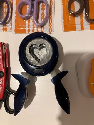 Pack Tijeras y Taladradoras Fiskars Manualidades