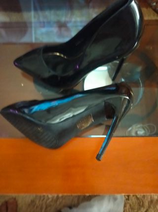 Zapatos de tacón negros charol