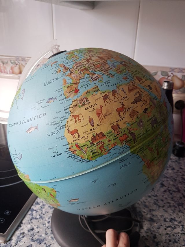 Globo terráqueo educativo