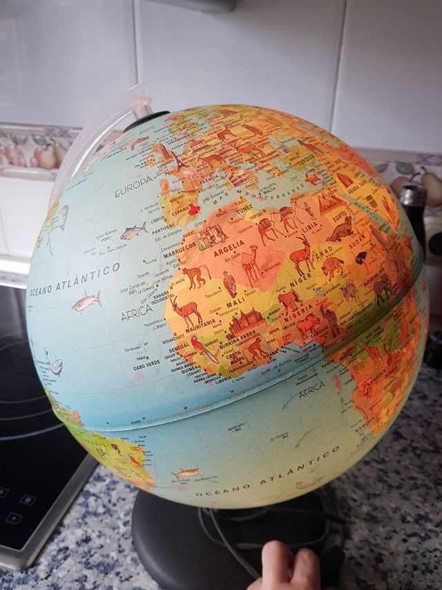 Globo terráqueo educativo