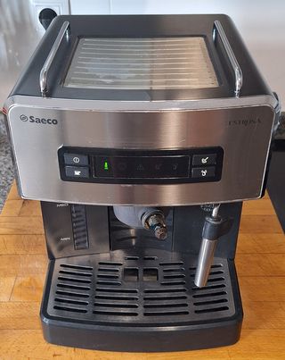 Cafetera Saeco Estrosa