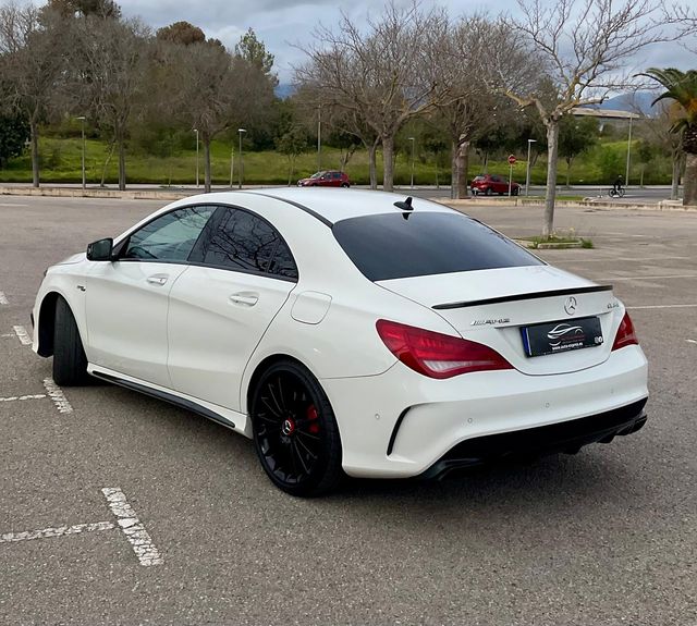 Mercedes-Benz Clase CLA Mercedes-AMG CLA 45 4MATIC