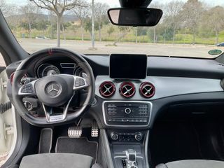 Mercedes-Benz Clase CLA Mercedes-AMG CLA 45 4MATIC
