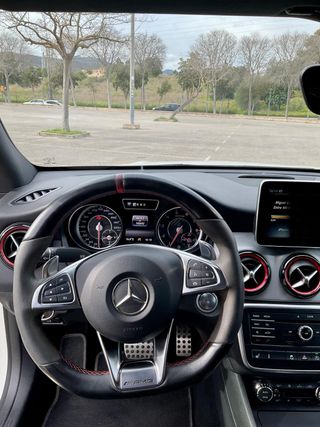 Mercedes-Benz Clase CLA Mercedes-AMG CLA 45 4MATIC