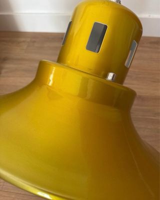 Lámpara de techo vintage amarilla sube baja