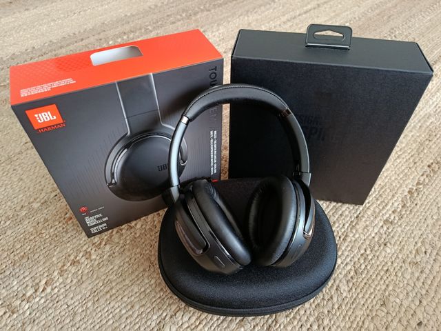 Auriculares JBL Tour One M2 Negros
