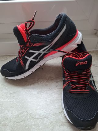 Scarpe Asics nere e rosse