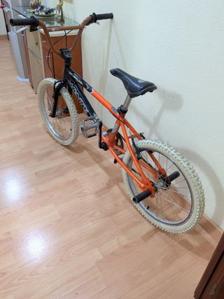 Bicicleta BMX Monty Naranja