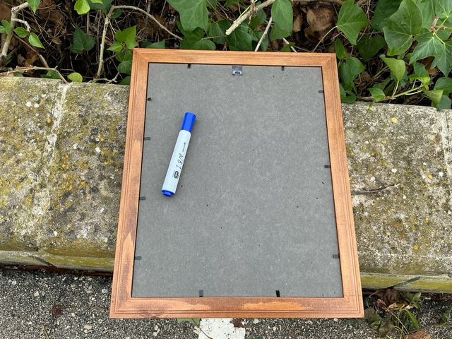 Cornice floreale in legno dorato