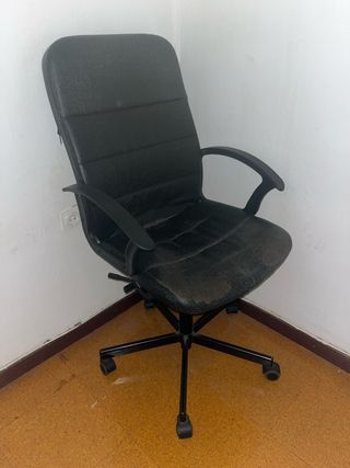 Silla de despacho negra