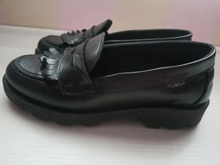 Zapatos mocasín niña Paola negros