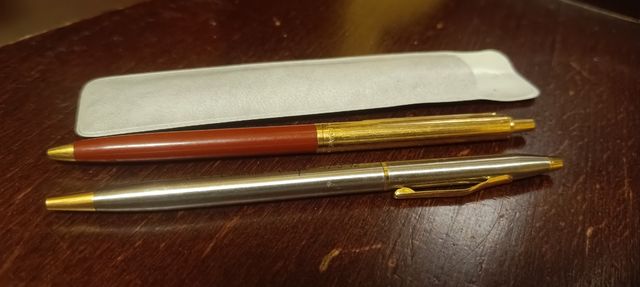 Lote 2 bolígrafos dorados y plateados