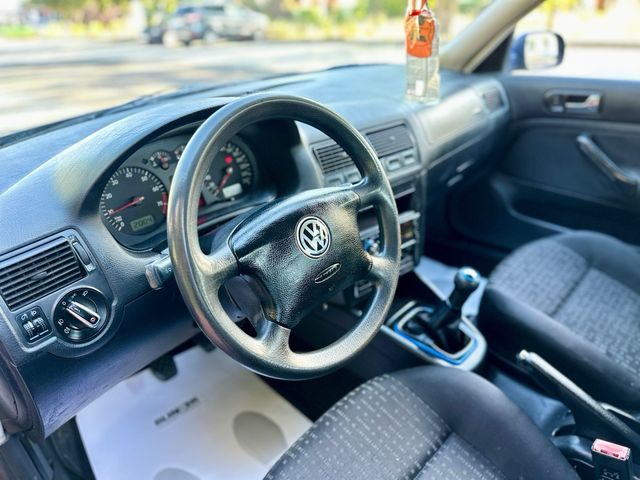 Volkswagen Golf 2003