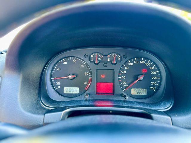 Volkswagen Golf 2003