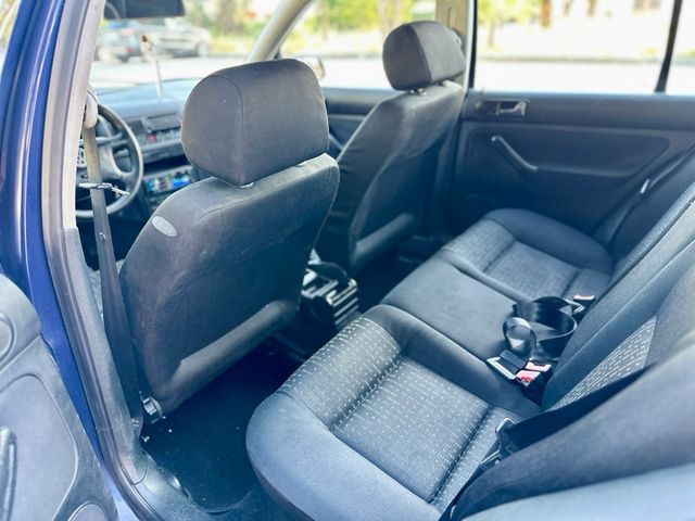 Volkswagen Golf 2003
