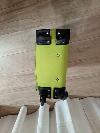 Maleta de cabina  verde pistacho