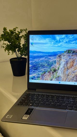 Portátil Lenovo IdeaPad 3 Gris