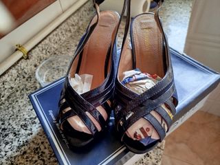 Zapatos de tacón azul marino