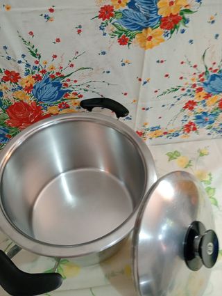 ,.OLLA AMC, CABEN 6,5LITROS DIAM. 28 CM. ALTA 18 C