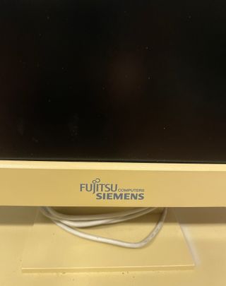 Monitor LCD Fujitsu Siemens 17 pollici Beige
