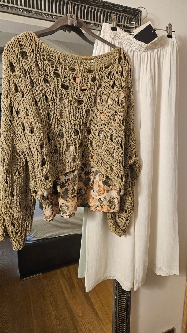 Completo pantalone beige Maglioncino handmade