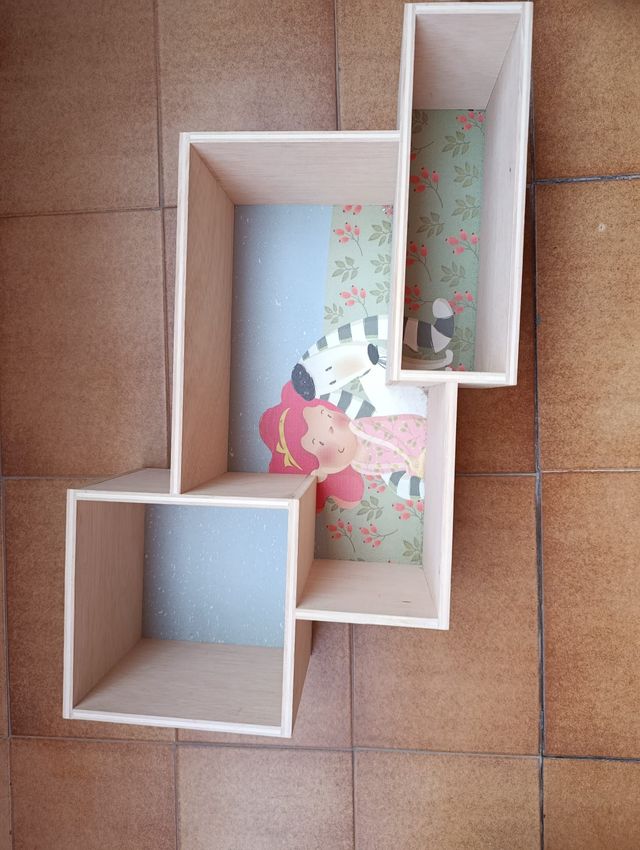 Estantería de madera vintage.