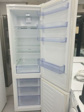 Nevera Beko 2m x 60cm con garantía