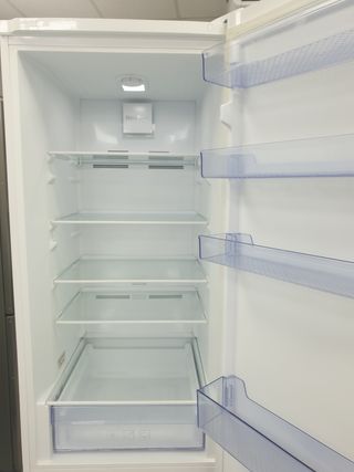 Nevera Beko 2m x 60cm con garantía