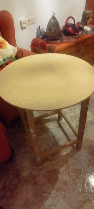 Mesa de camilla redonda
