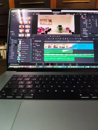 MacBook Pro M1 Max 64GB RAM 2TB SSD. 16 Pulgadas.