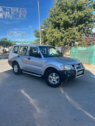 Mitsubishi Montero 2005