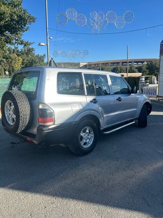 Mitsubishi Montero 2005
