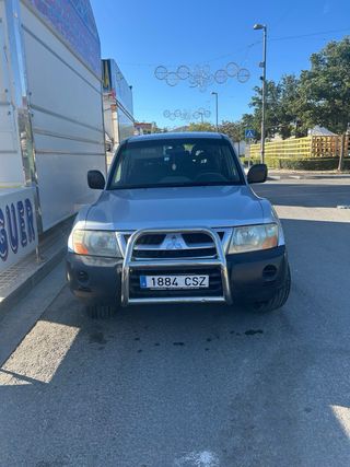 Mitsubishi Montero 2005