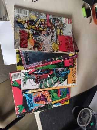 Superhéroes Marvel casi entera