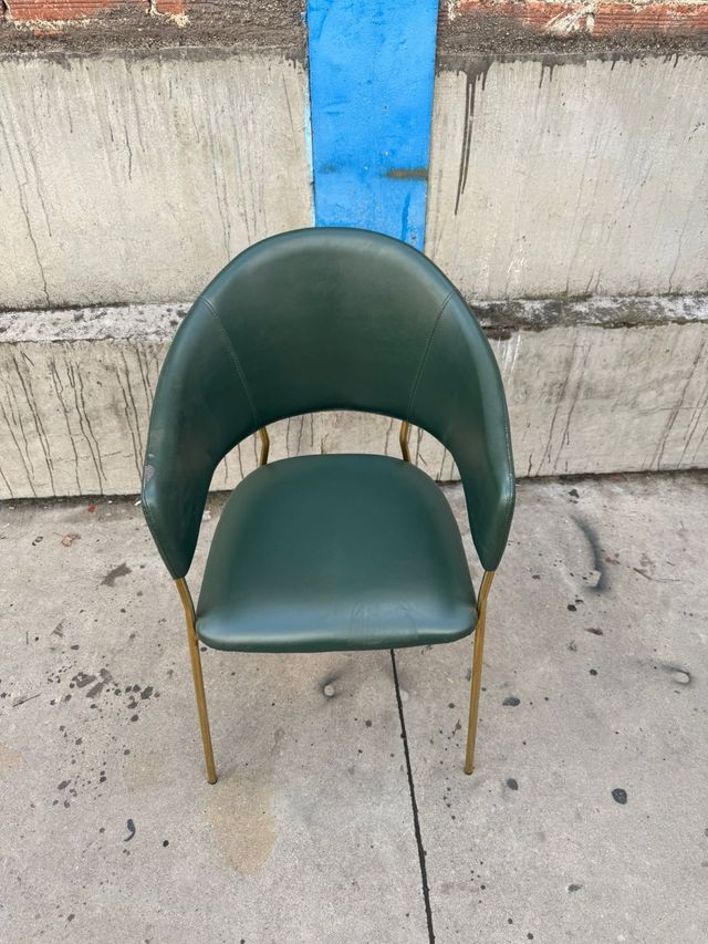 Sillas de hostelería tapizadas verde y oro