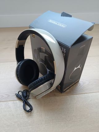 Auriculares Bluetooth color verde y Dorado