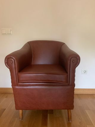 Butaca de piel marrón