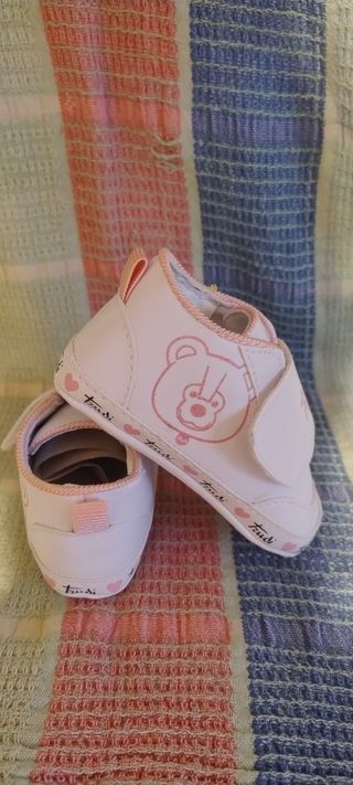 Scarpe bimba Trudy bianche con cuoricini