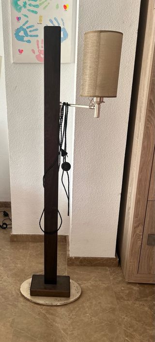 Lámpara de salón beige y marrón