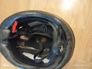 Casco rosa para bicicleta o patinete