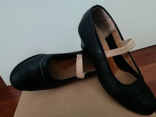Zapatos Flamenco Negros con Puntillas