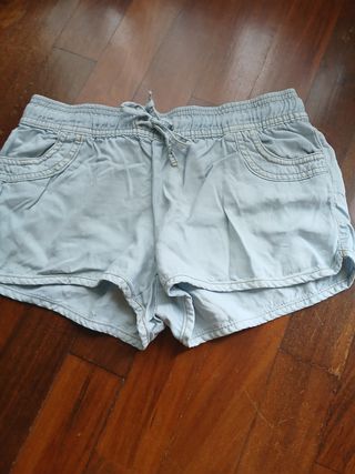 Bermudas cortas.Precio unidad 3e.
