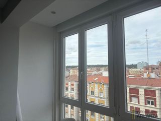 Piso en alquiler en Plaza España - Villa Pilar - Reyes Católicos - Vadillos en Burgos