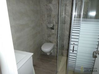 Piso en alquiler en Plaza España - Villa Pilar - Reyes Católicos - Vadillos en Burgos
