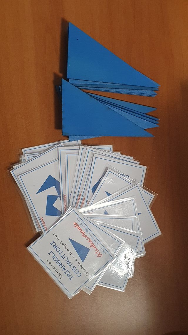 Triangoli Costruttori Montessori Scatola Blu